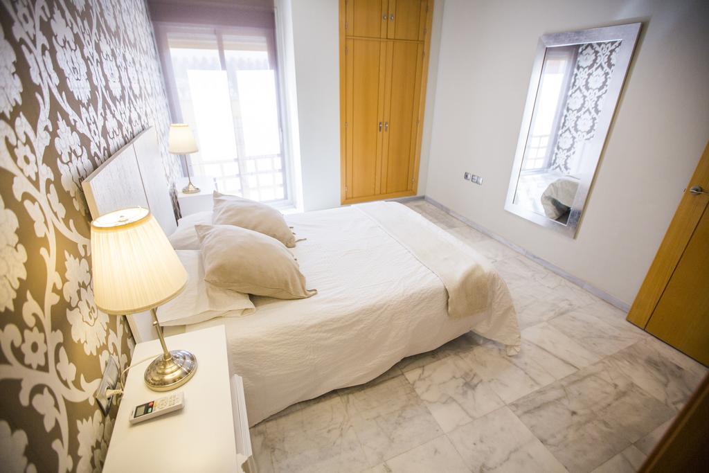 Ab Apartamentos Reding Málaga Exteriör bild