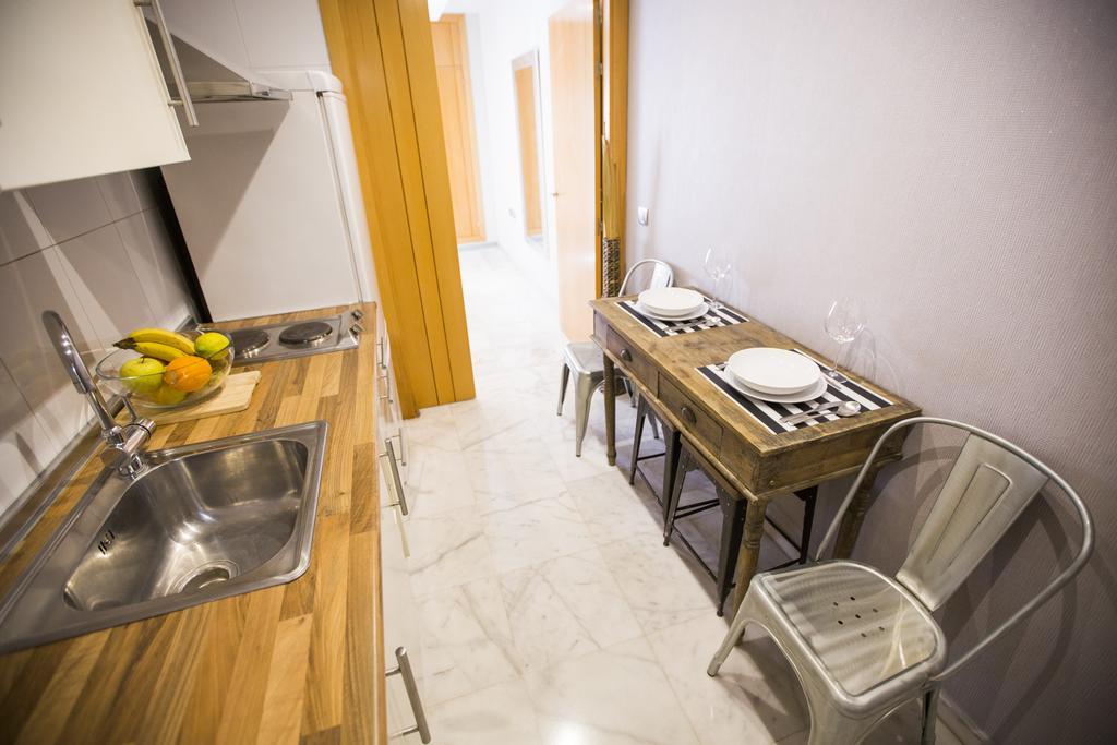 Ab Apartamentos Reding Málaga Exteriör bild
