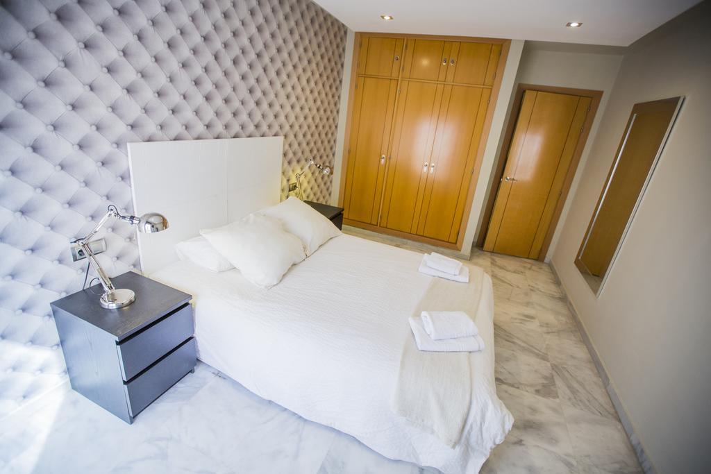 Ab Apartamentos Reding Málaga Exteriör bild