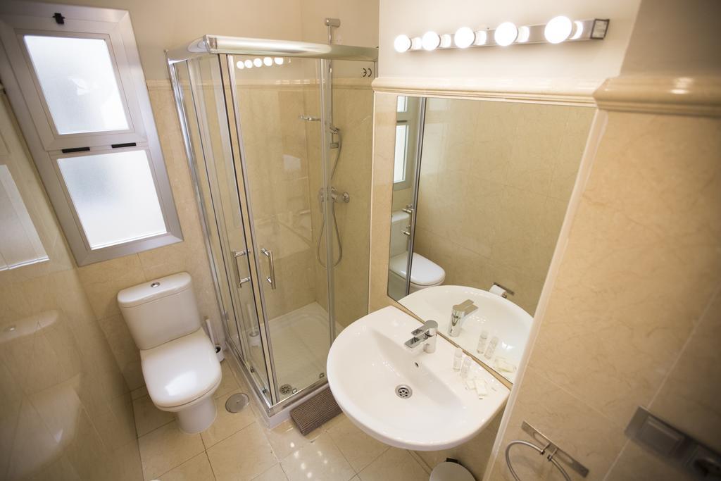 Ab Apartamentos Reding Málaga Exteriör bild
