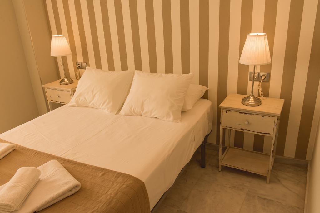 Ab Apartamentos Reding Málaga Exteriör bild